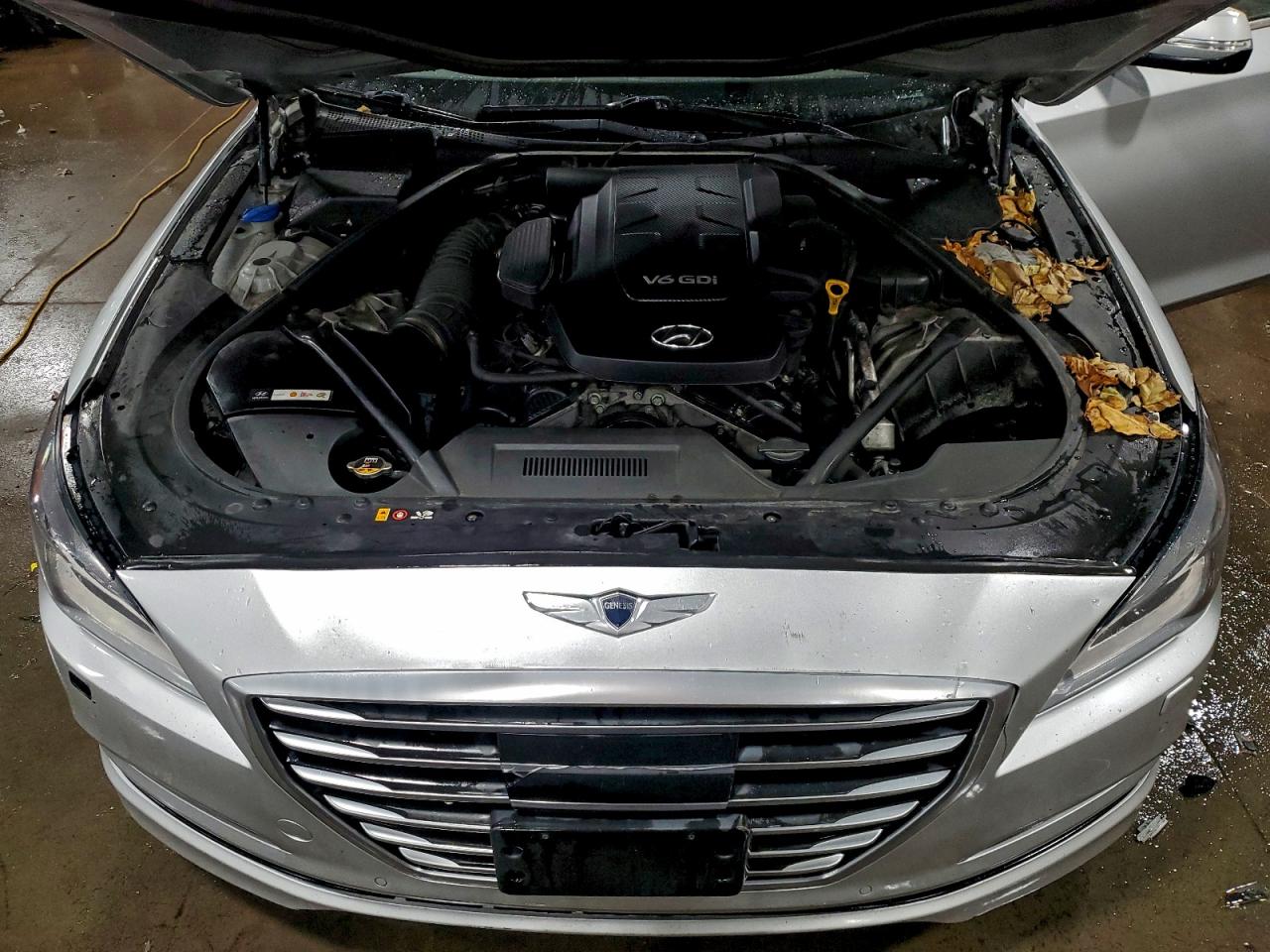2015 HYUNDAI GENESIS 3.8L photo 11