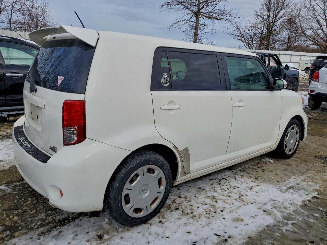 2011 TOYOTA SCION XB photo 3
