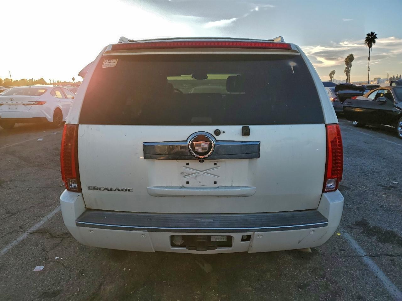 2007 CADILLAC ESCALADE LUXURY photo 6