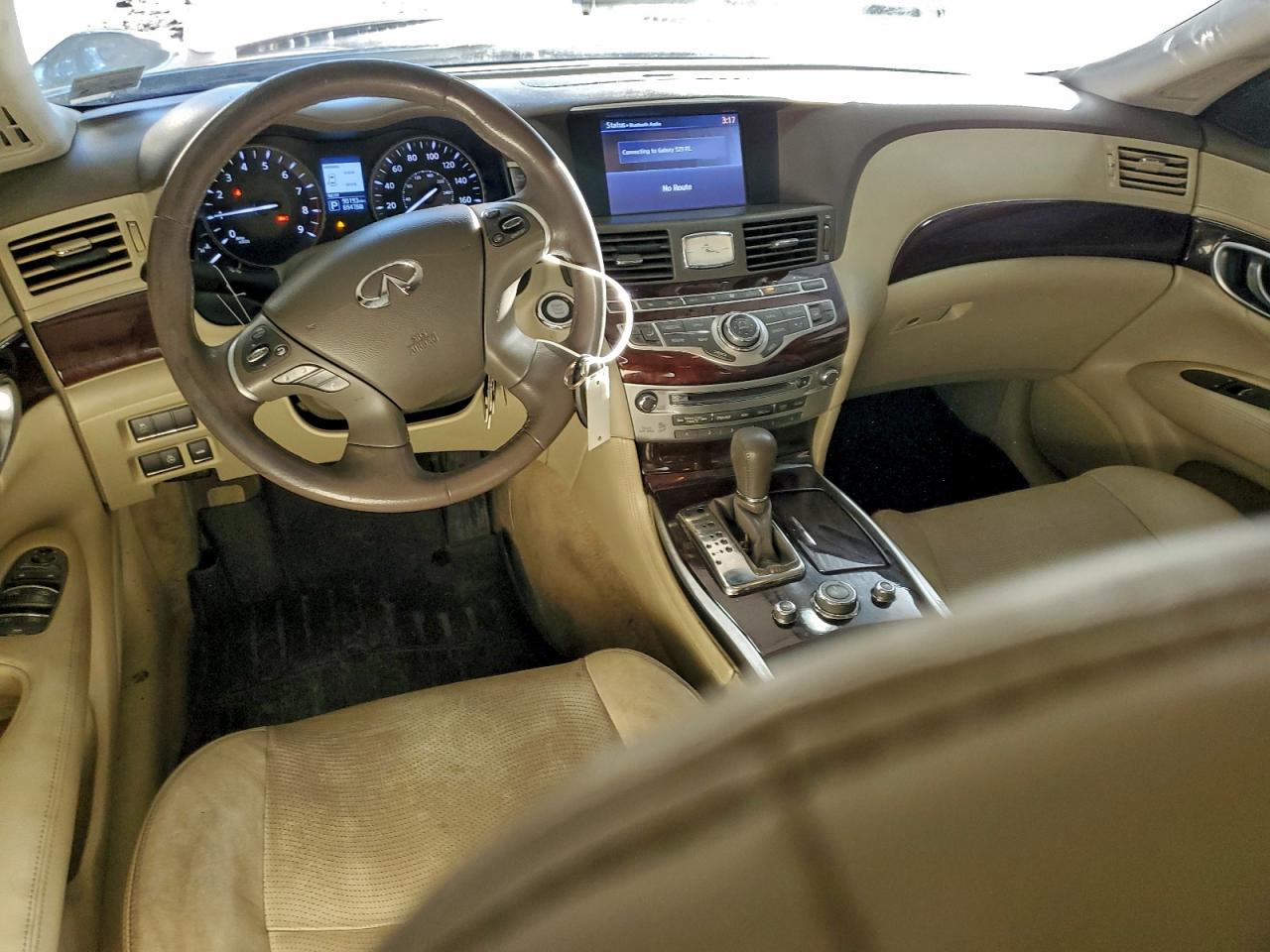 2017 INFINITI Q70L 3.7 photo 8