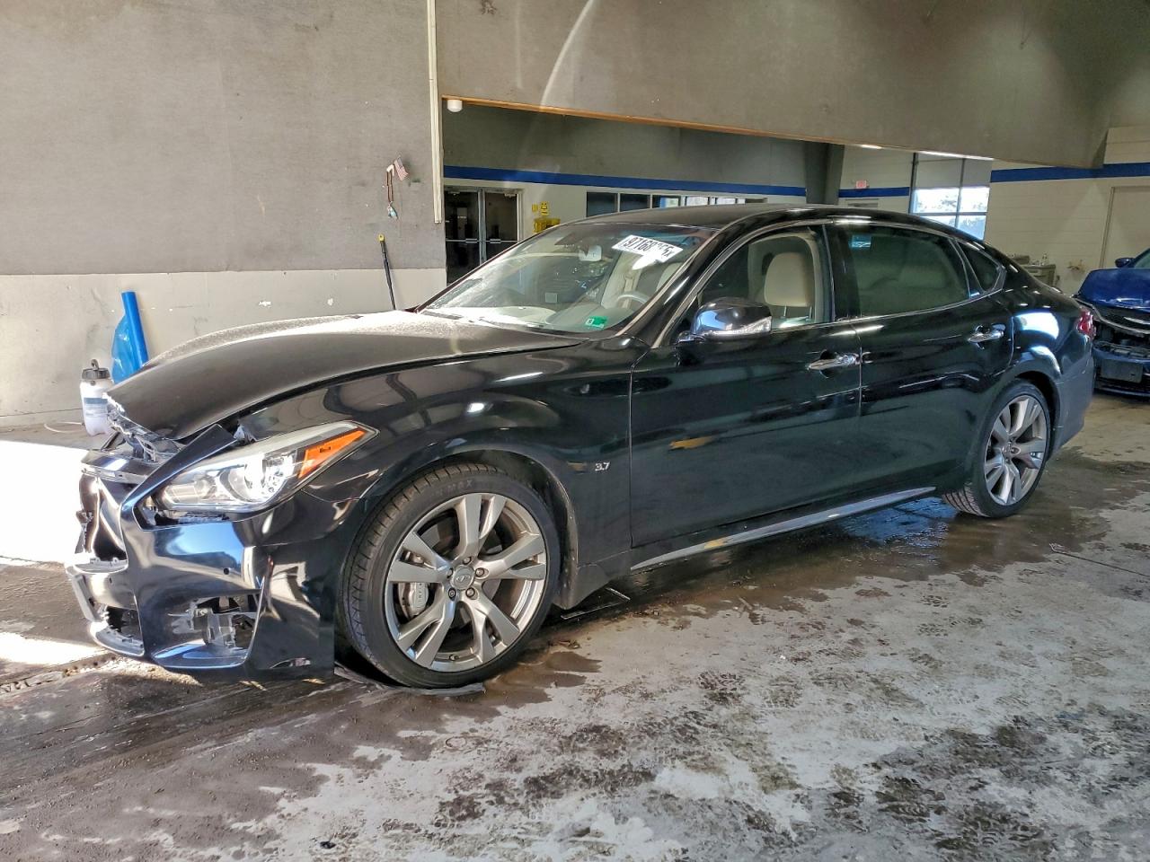 2017 INFINITI Q70L