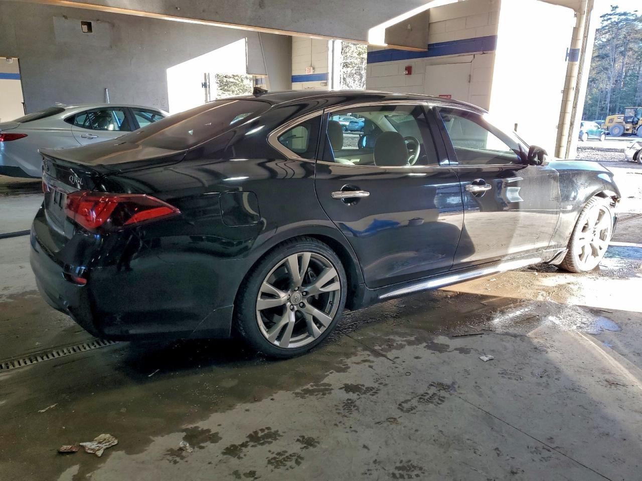 2017 INFINITI Q70L 3.7 photo 3