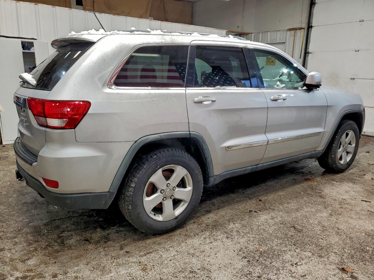 2012 JEEP GRAND CHEROKEE LAREDO photo 3