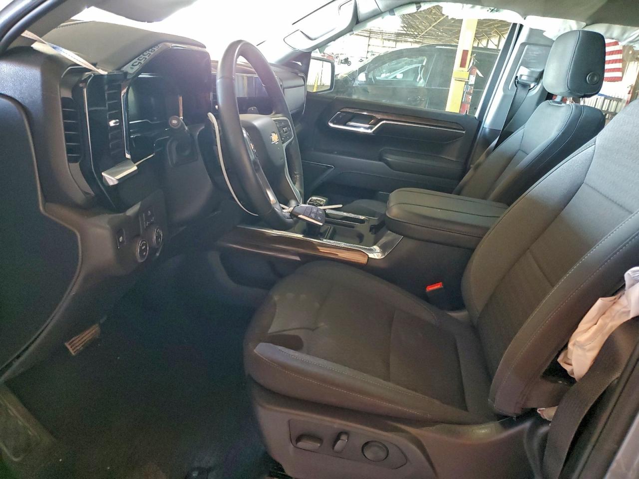 2024 CHEVROLET SILVERADO C1500 LT photo 7