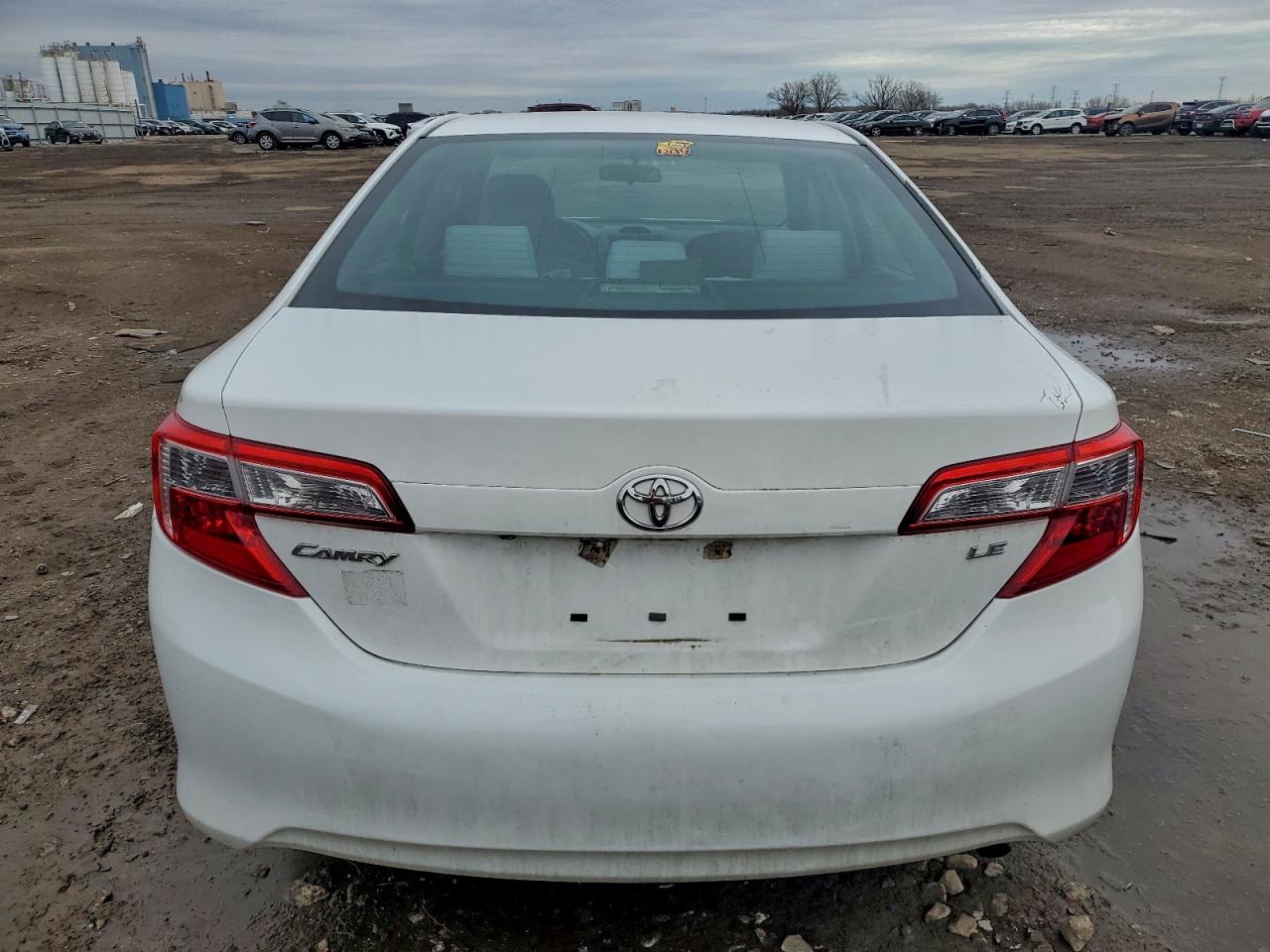 2014 TOYOTA CAMRY L photo 6