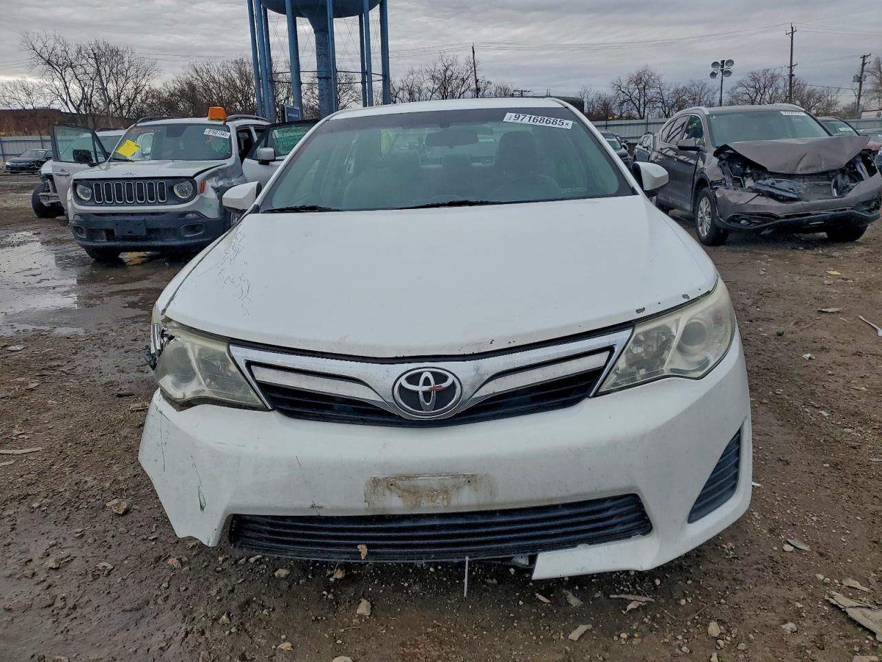 2014 TOYOTA CAMRY L photo 5