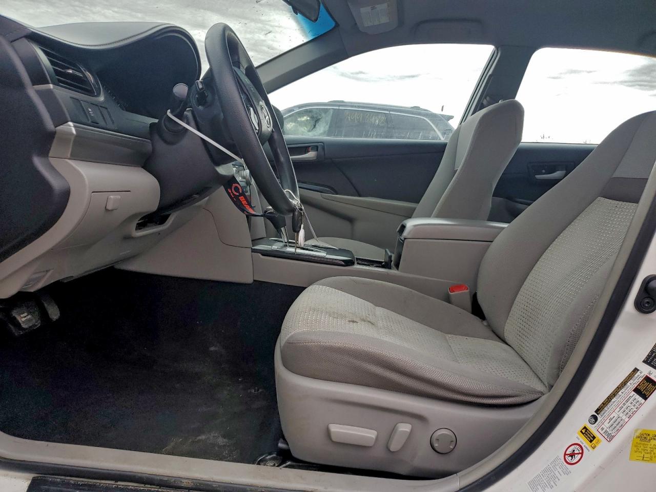 2014 TOYOTA CAMRY L photo 7