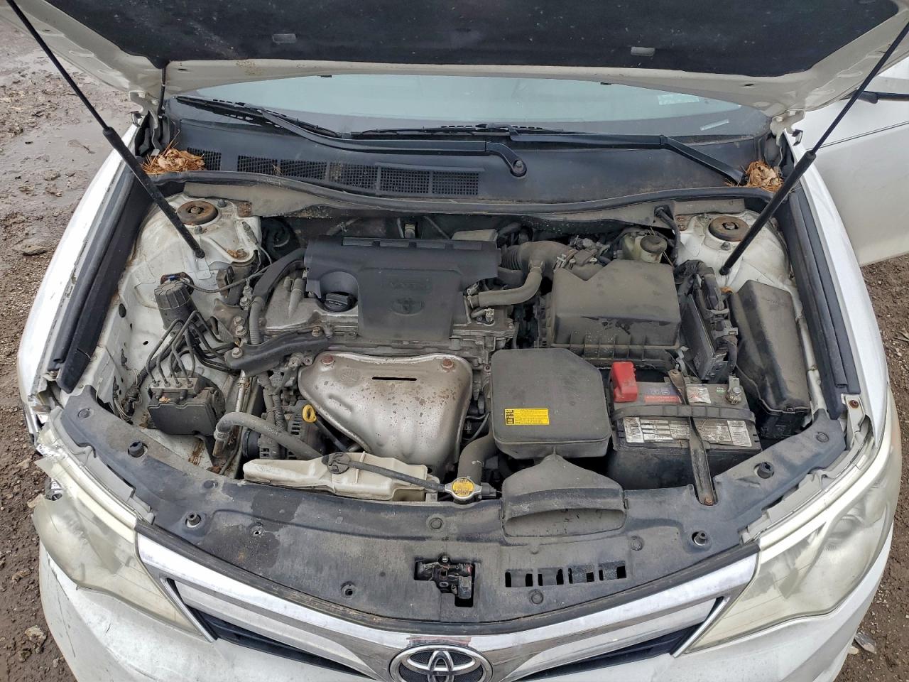 2014 TOYOTA CAMRY L photo 11