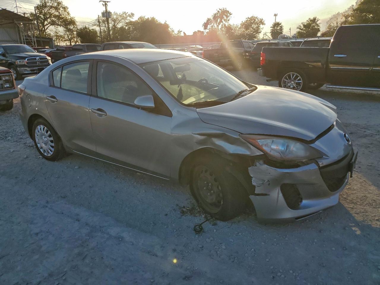 2013 MAZDA 3 I photo 4