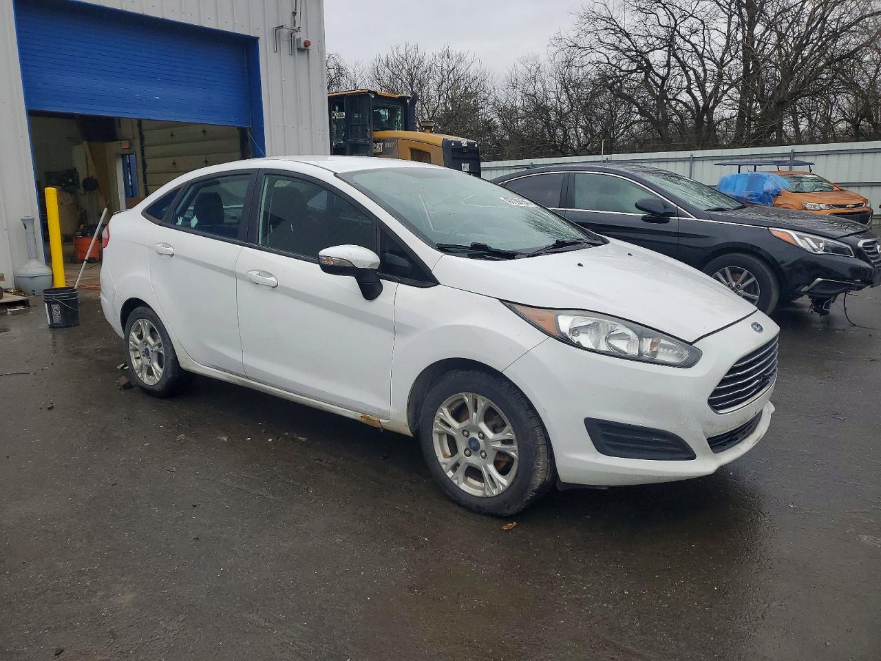 2015 FORD FIESTA SE photo 4