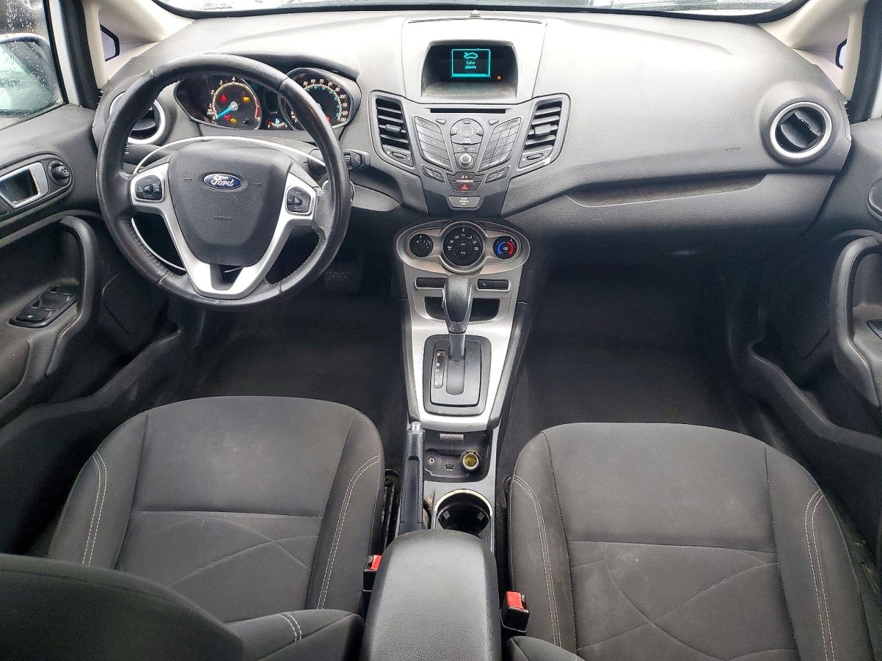2015 FORD FIESTA SE photo 8