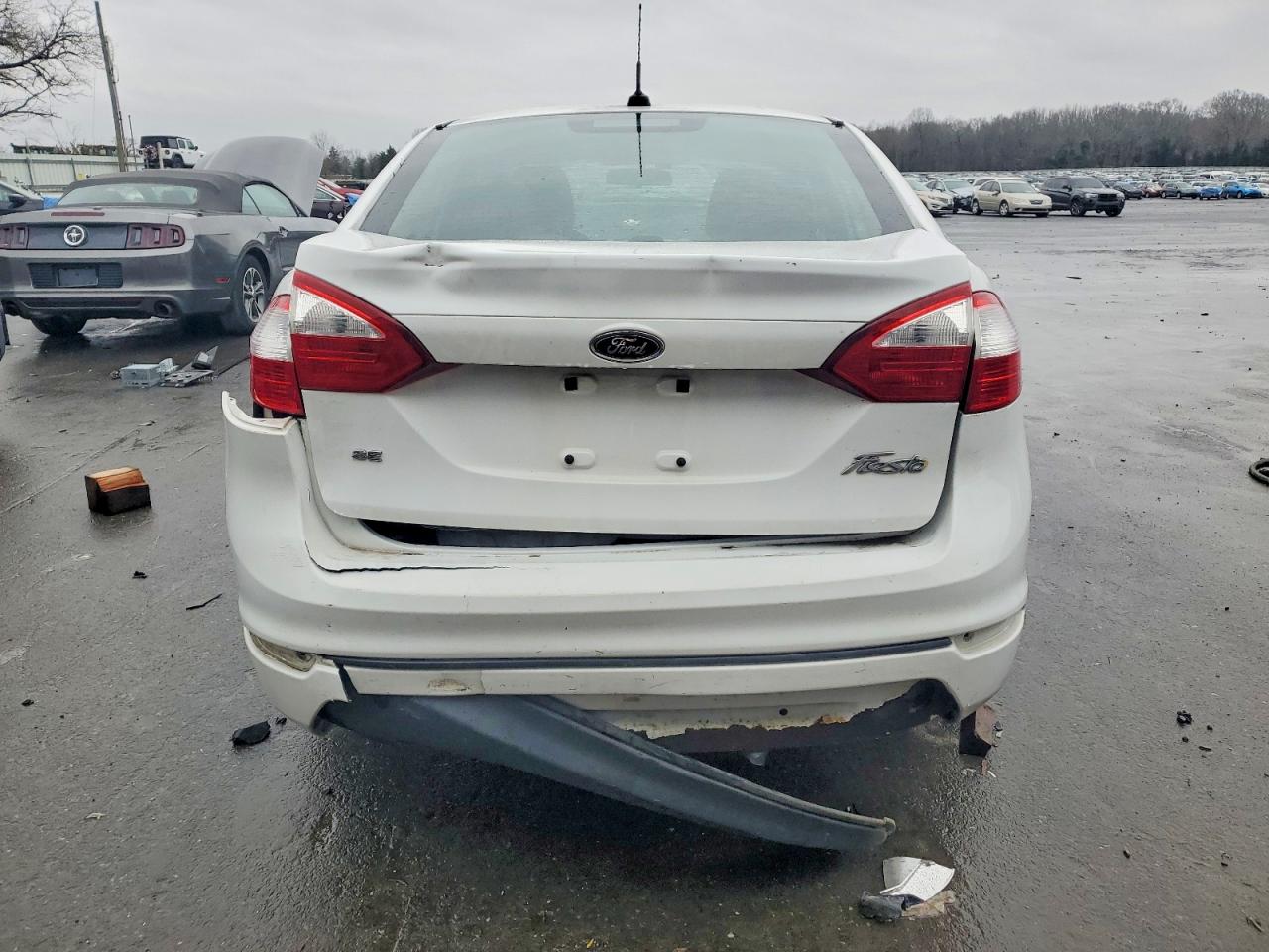 2015 FORD FIESTA SE photo 6