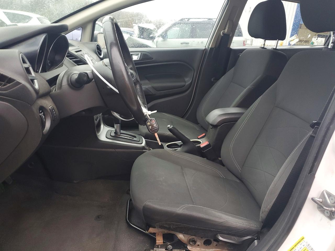 2015 FORD FIESTA SE photo 7