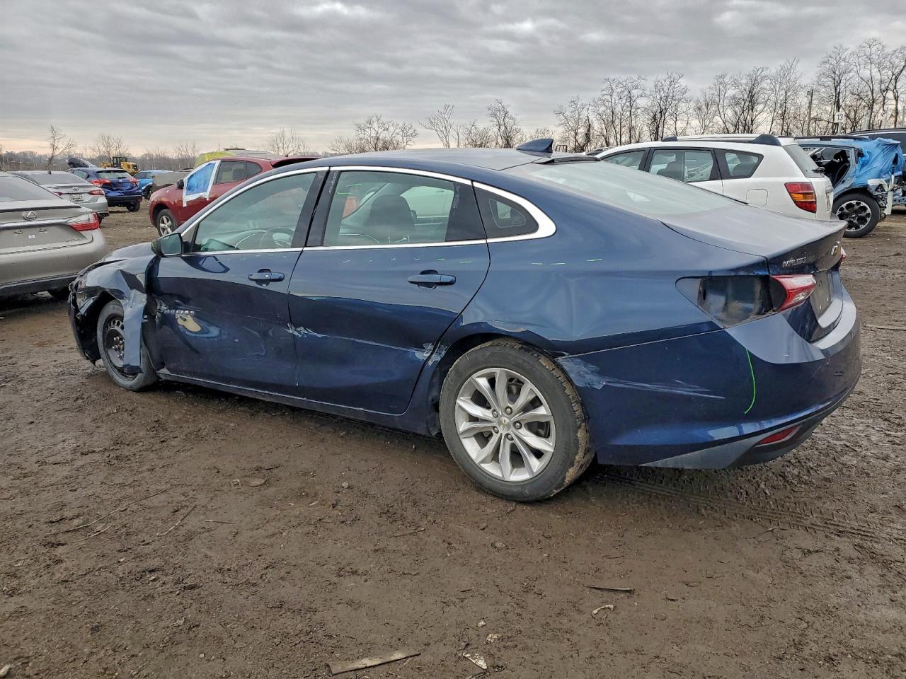 2021 CHEVROLET MALIBU LT photo 2