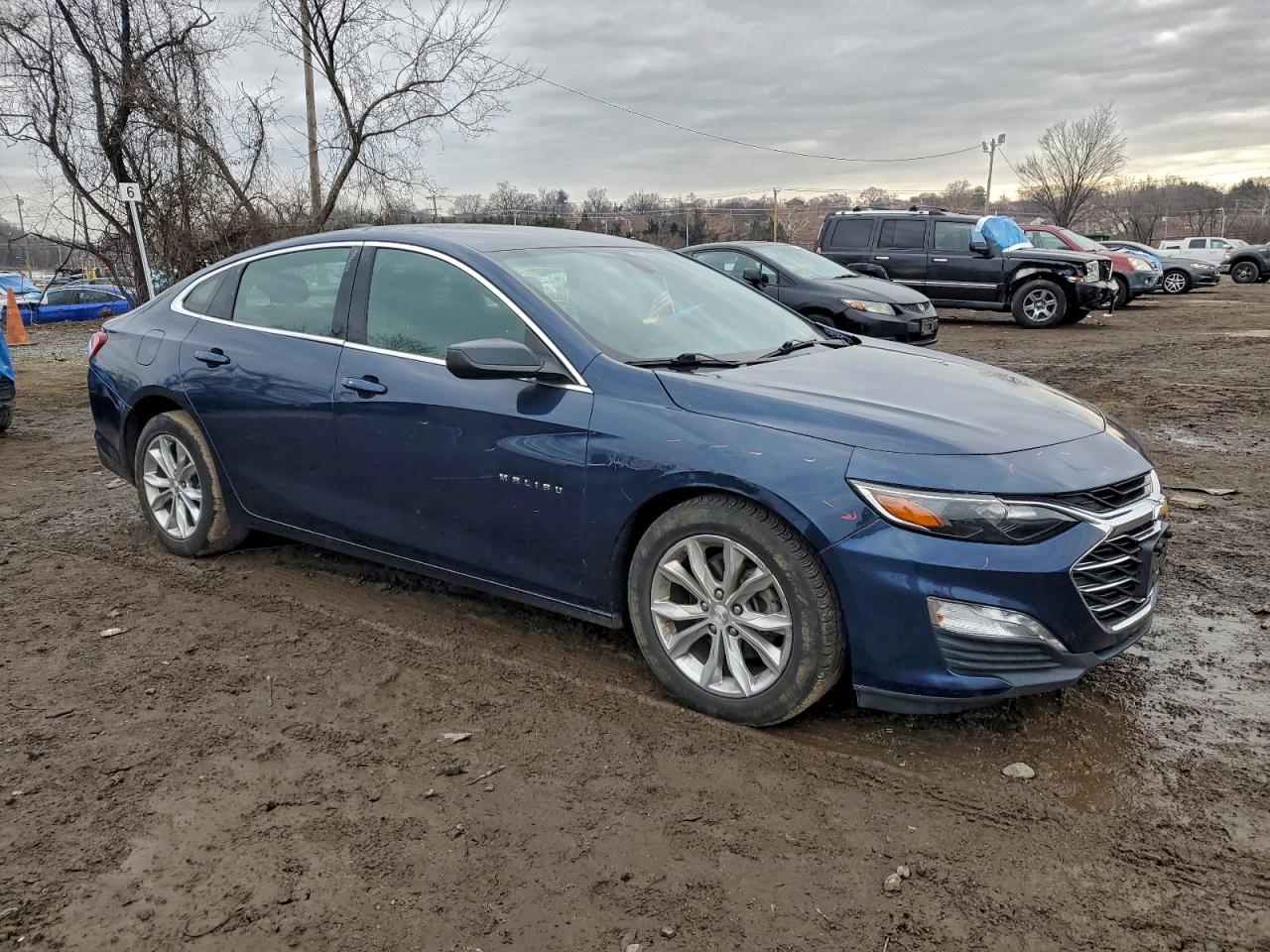2021 CHEVROLET MALIBU LT photo 4