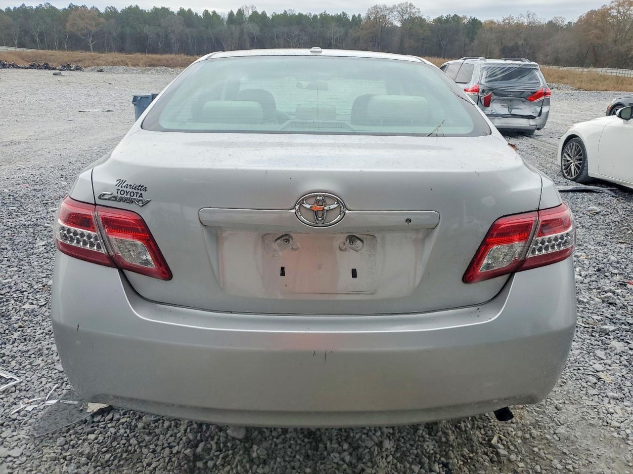 2011 TOYOTA CAMRY BASE photo 6