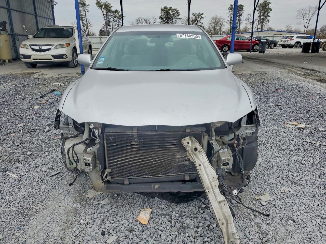 2011 TOYOTA CAMRY BASE photo 5
