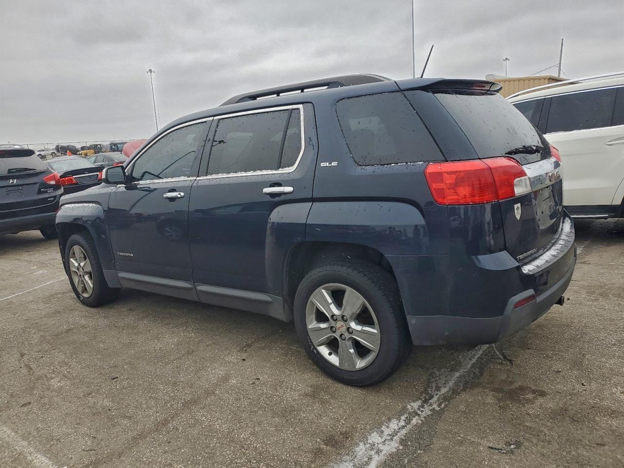 2015 GMC TERRAIN SLE photo 2