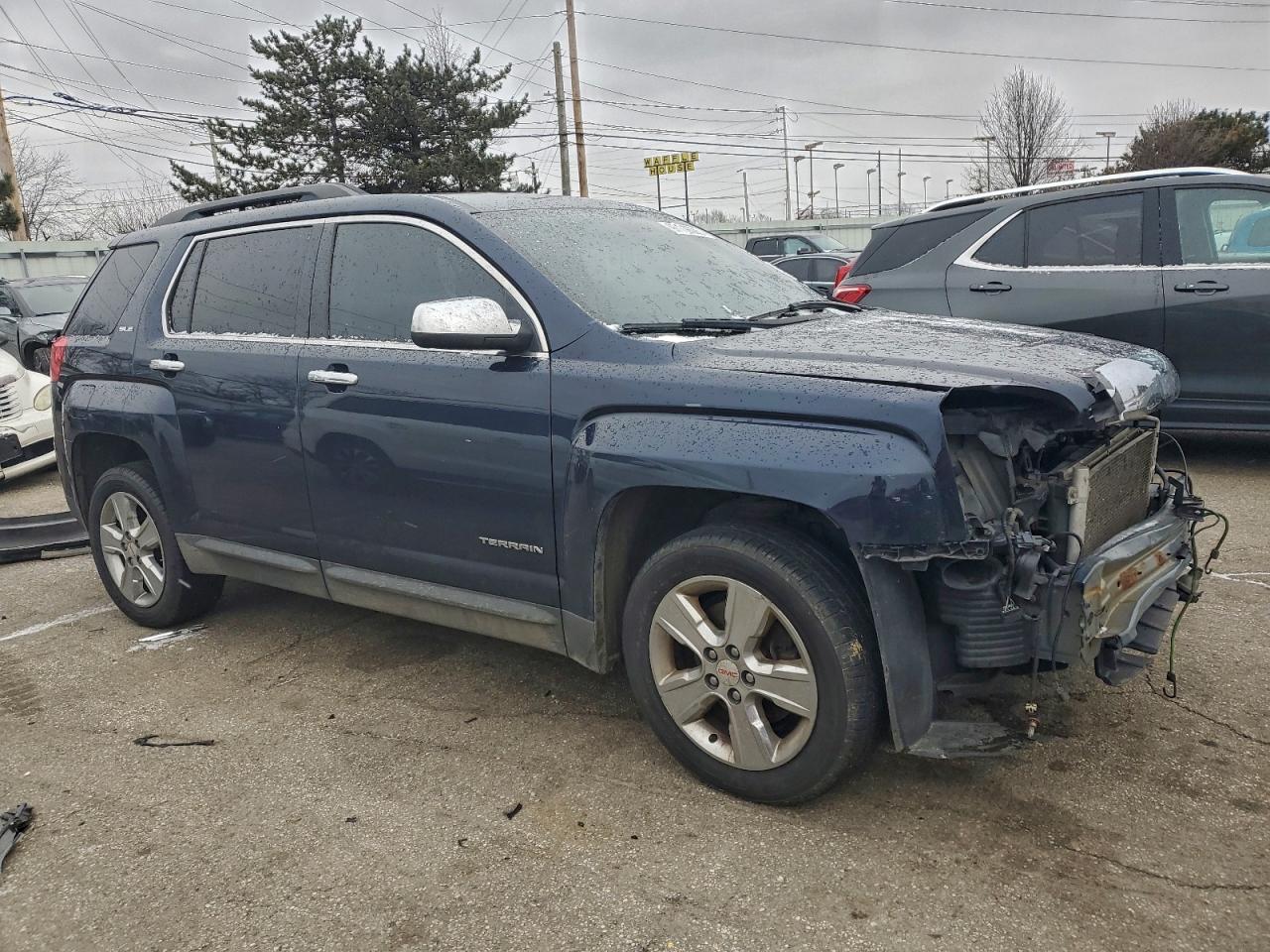 2015 GMC TERRAIN SLE photo 4