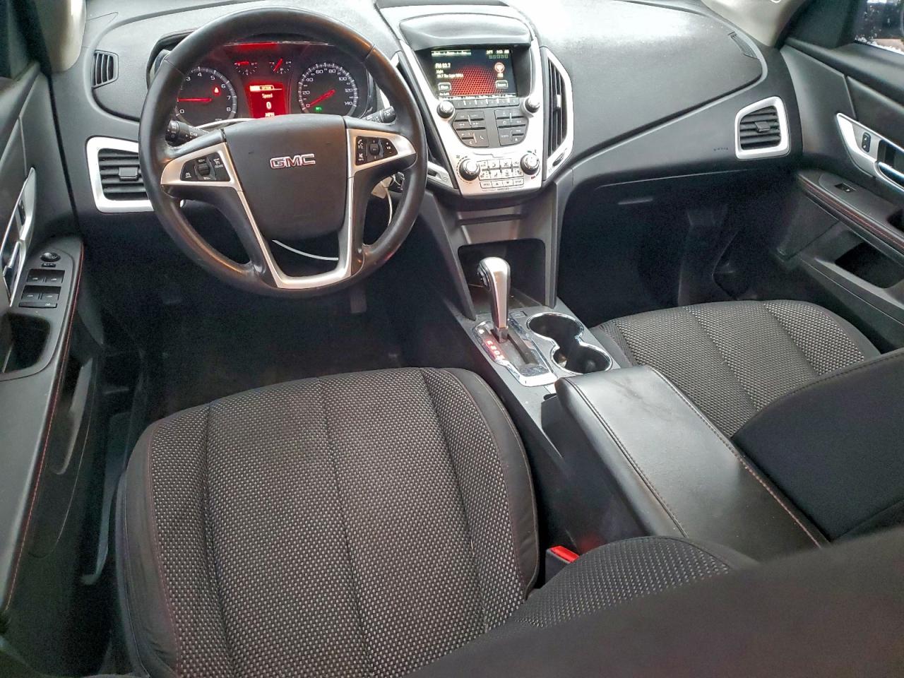 2015 GMC TERRAIN SLE photo 8