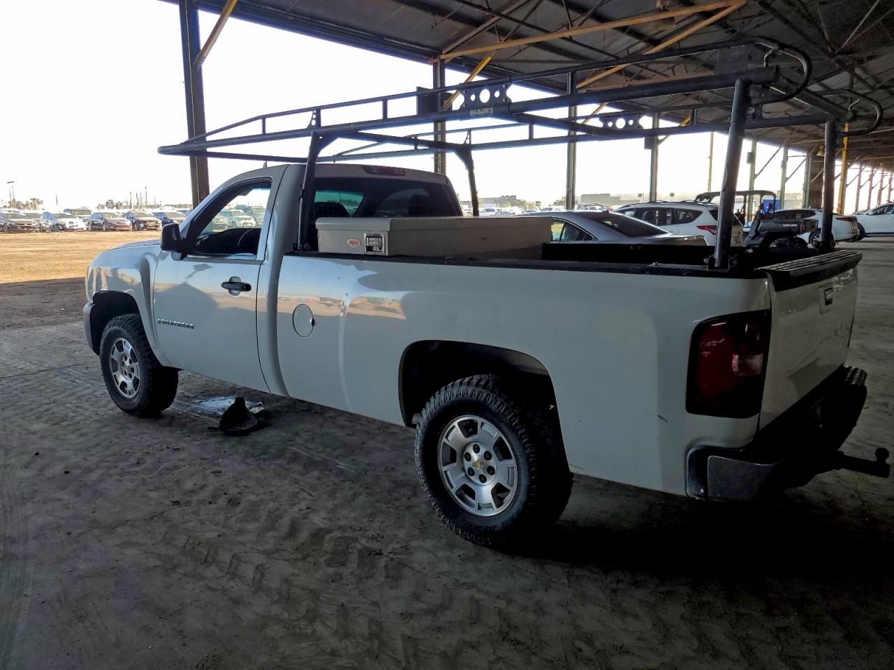 2009 CHEVROLET SILVERADO C1500 photo 2