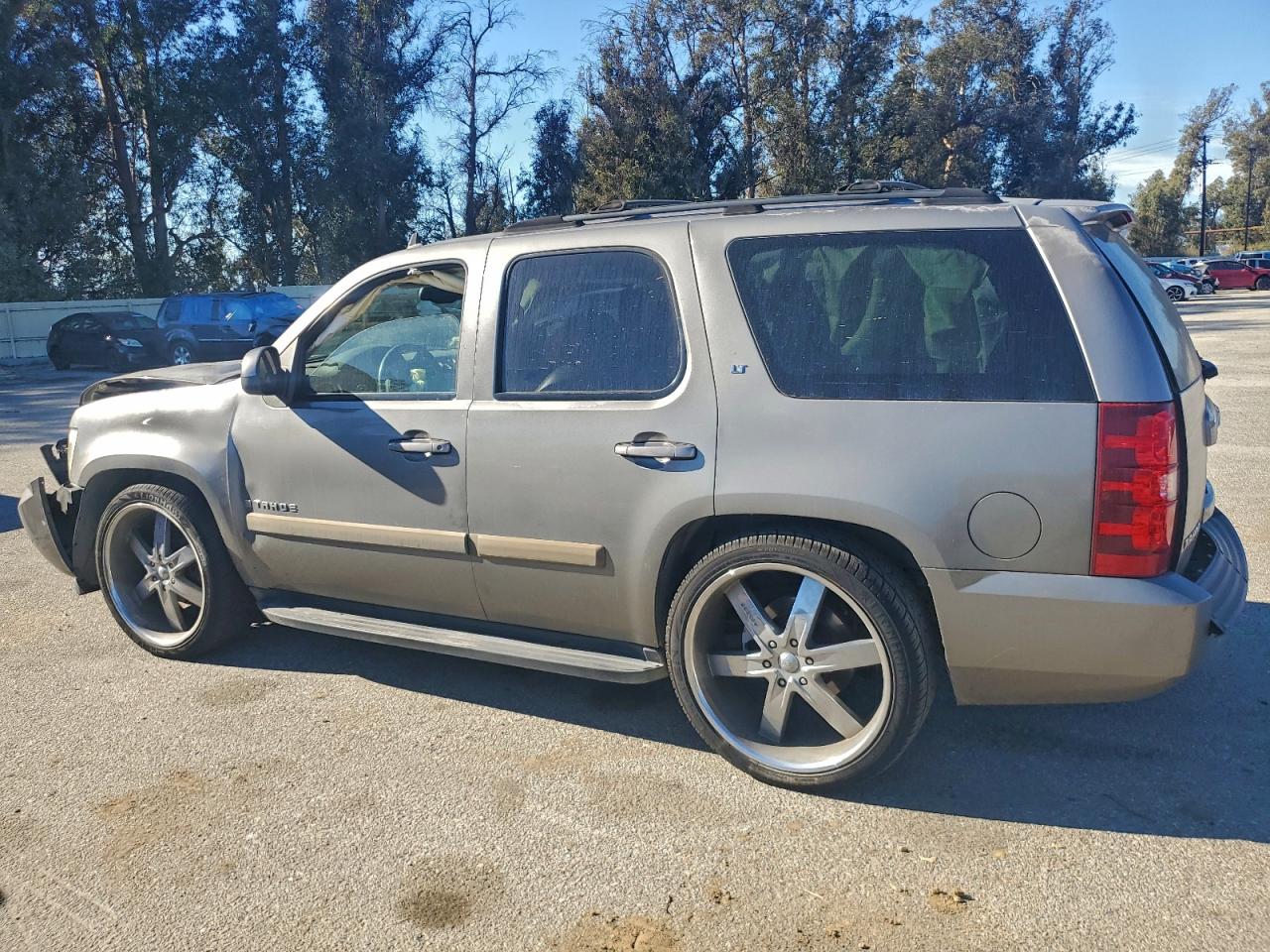 2007 CHEVROLET TAHOE C1500 photo 2