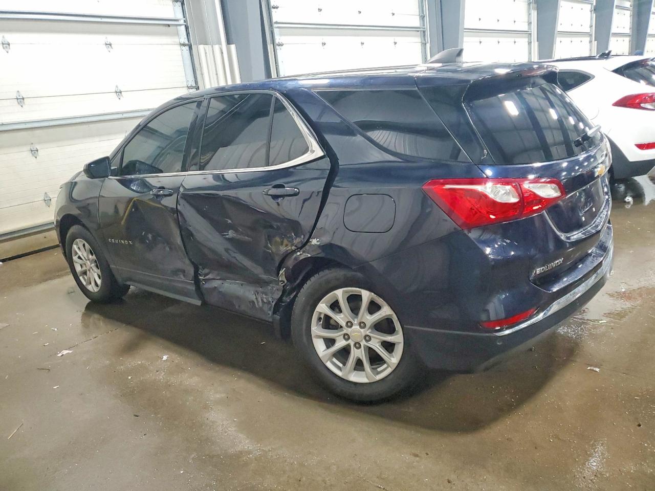 2020 CHEVROLET EQUINOX LT photo 2