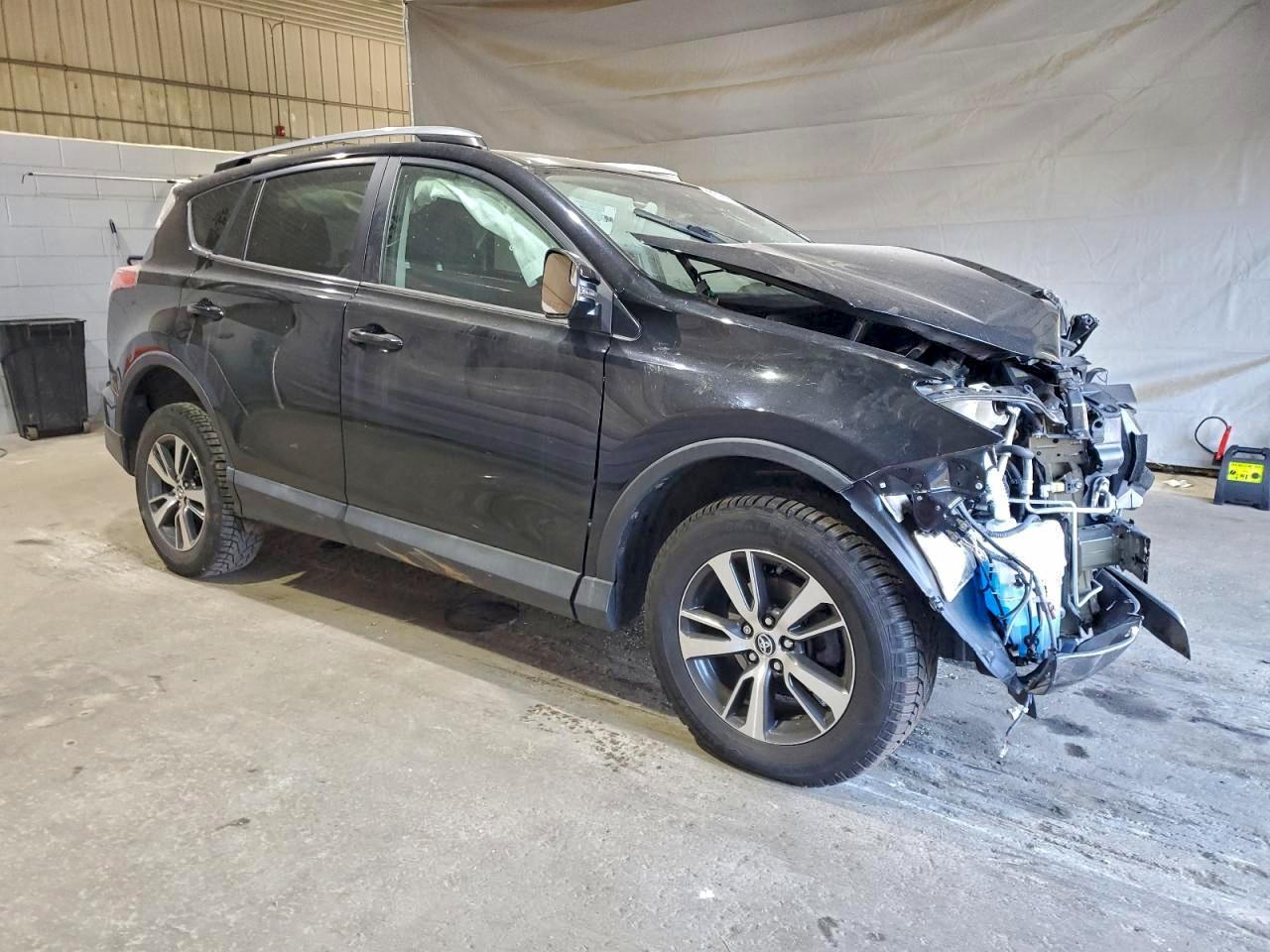 2017 TOYOTA RAV4 XLE photo 4