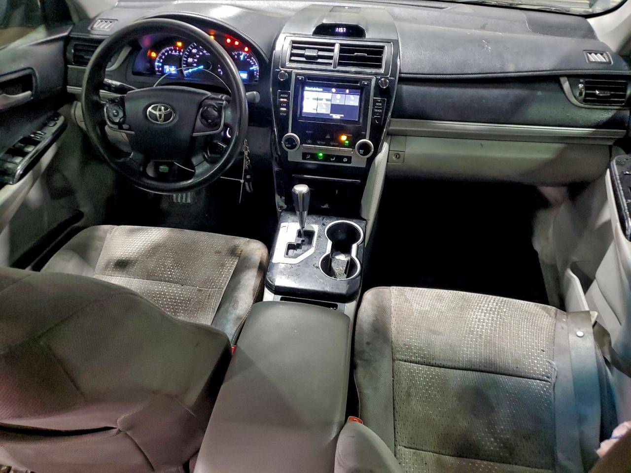 2013 TOYOTA CAMRY L photo 8