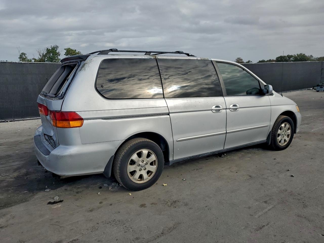 2002 HONDA ODYSSEY EX photo 3
