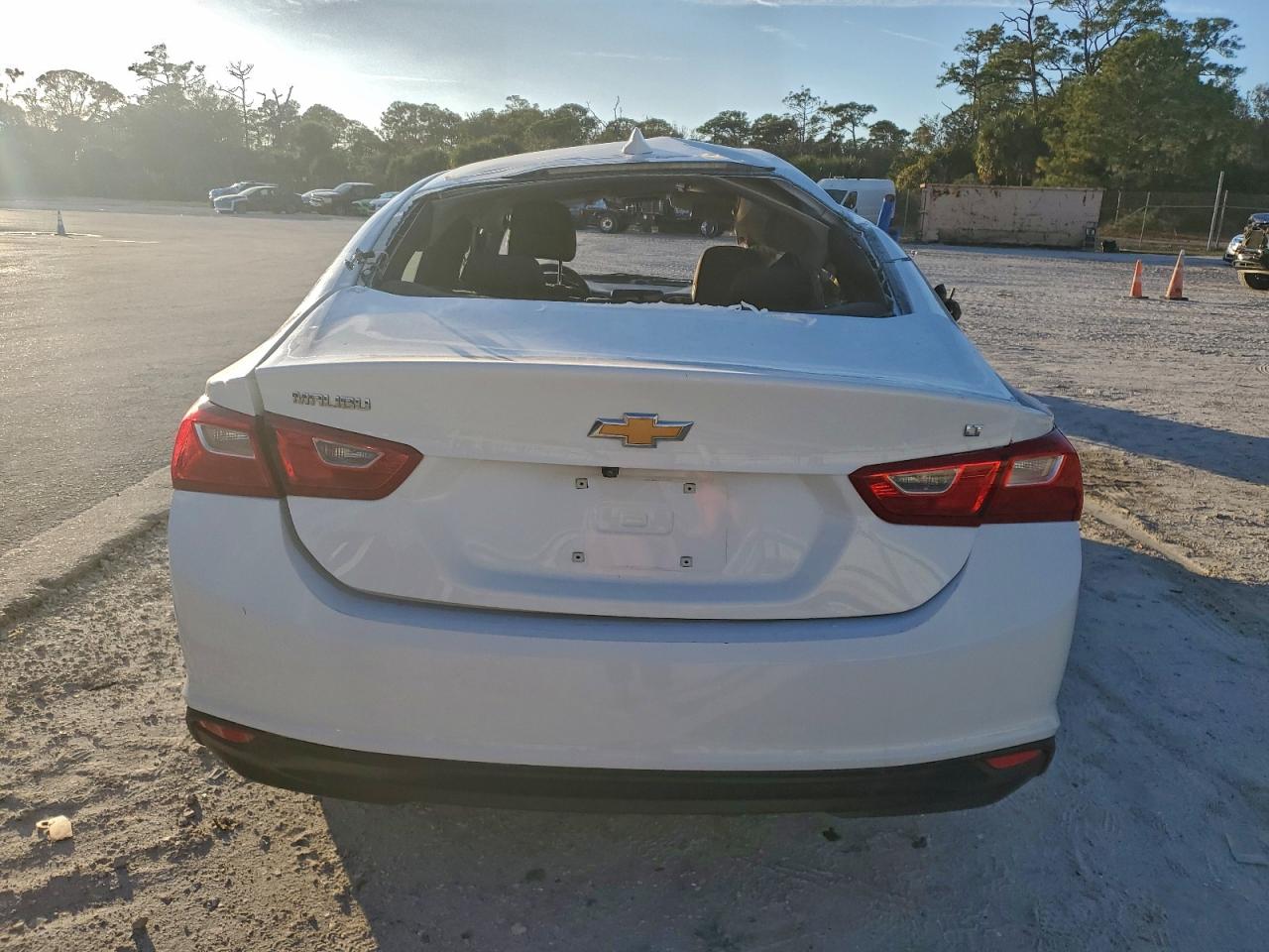 2023 CHEVROLET MALIBU LT photo 6