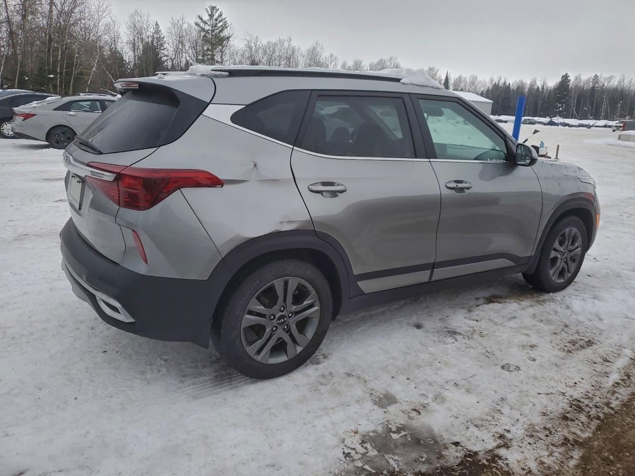 2023 KIA SELTOS S photo 3