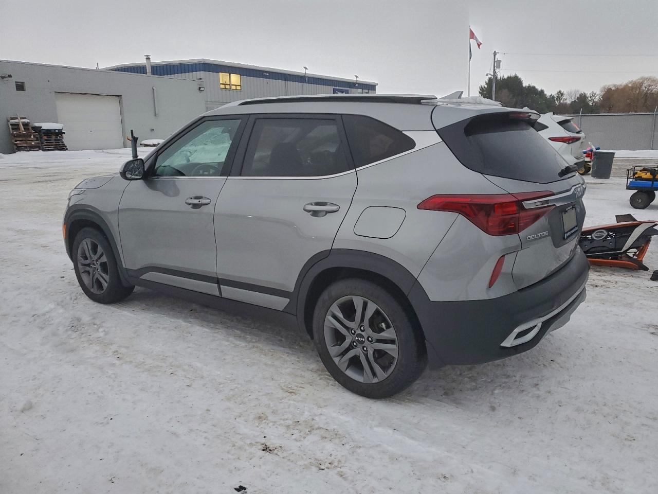 2023 KIA SELTOS S photo 2