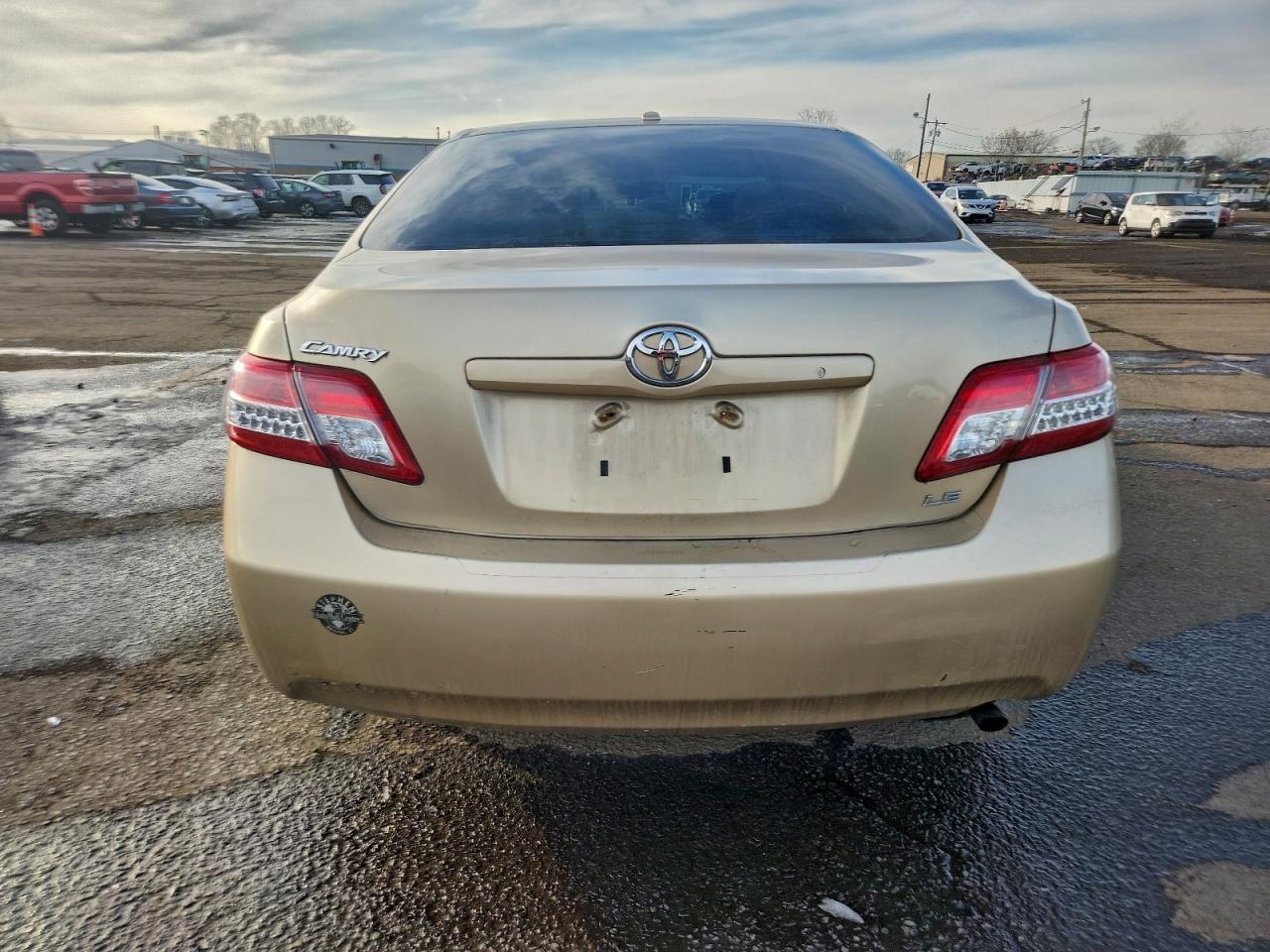 2011 TOYOTA CAMRY BASE photo 6
