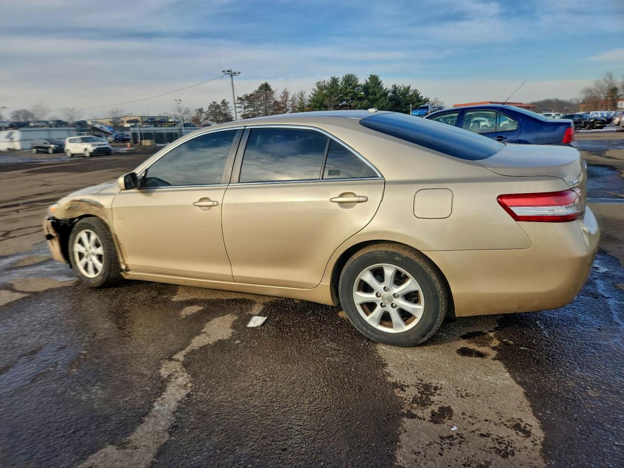 2011 TOYOTA CAMRY BASE photo 2