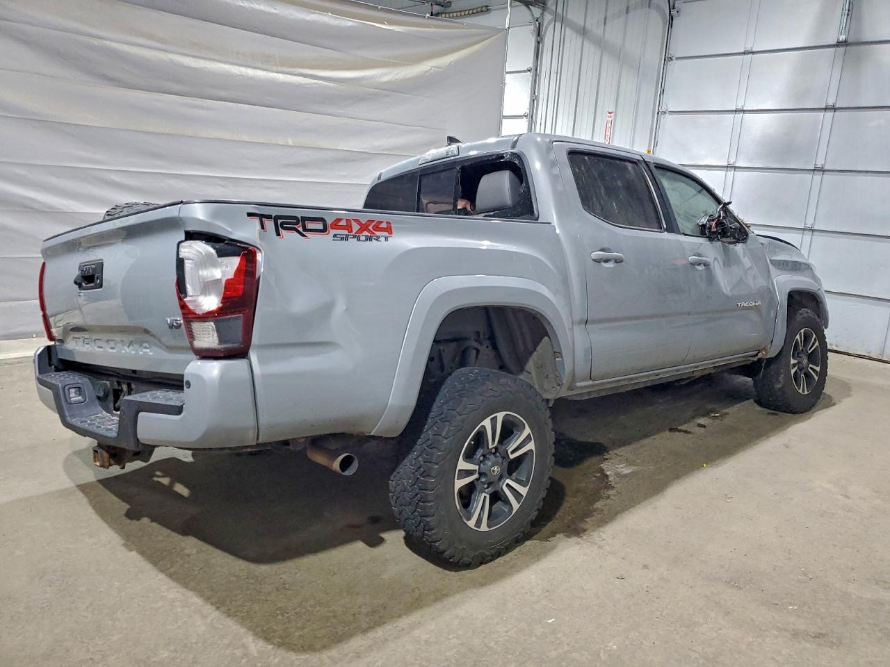 2019 TOYOTA TACOMA DOUBLE CAB photo 3