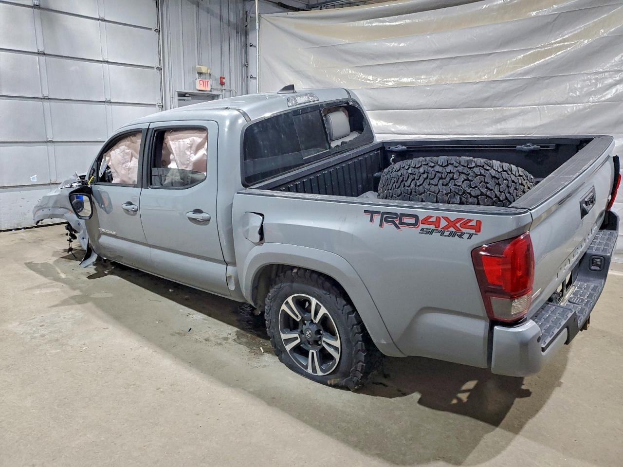 2019 TOYOTA TACOMA DOUBLE CAB photo 2