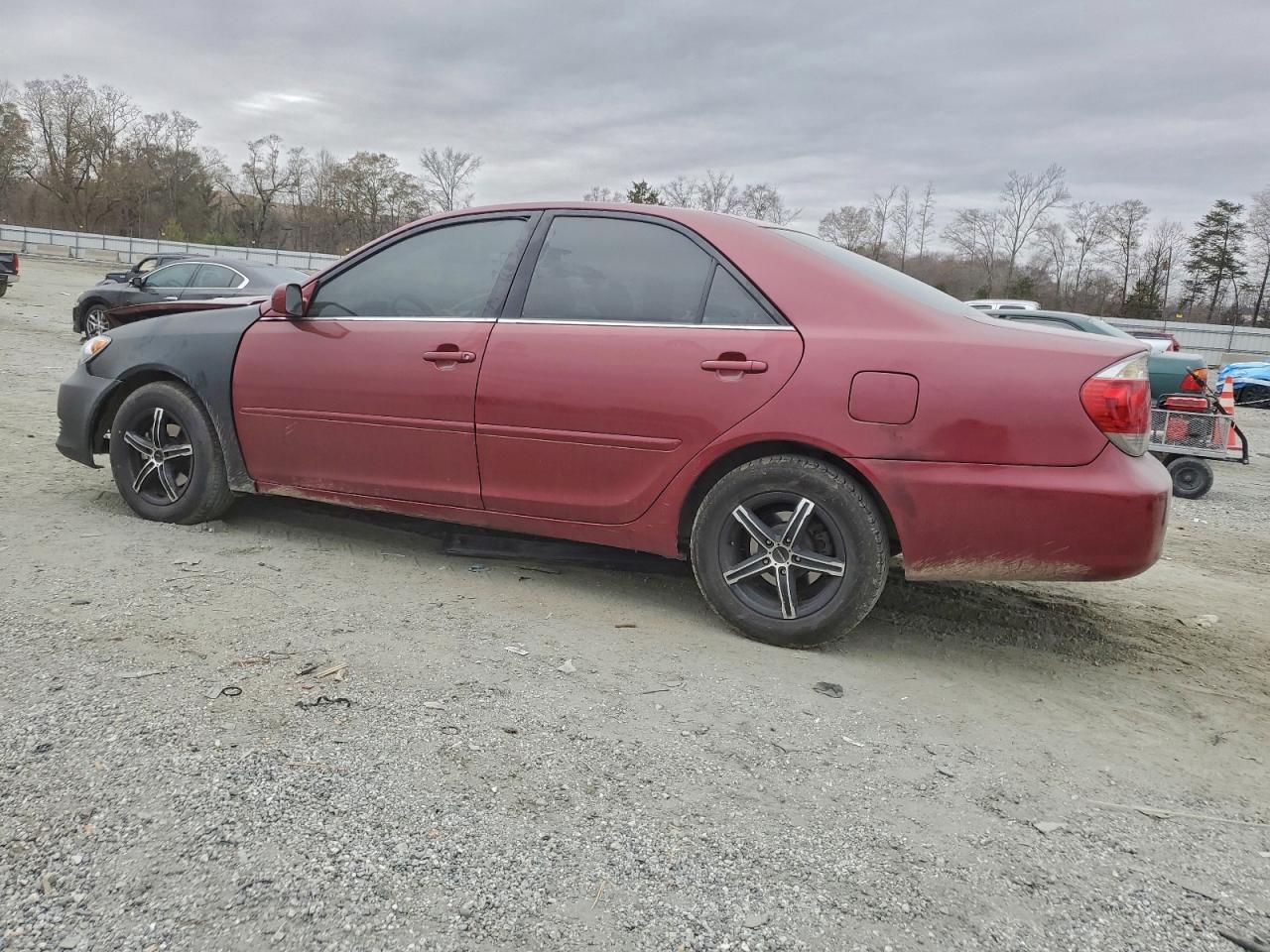 2006 TOYOTA CAMRY LE photo 2