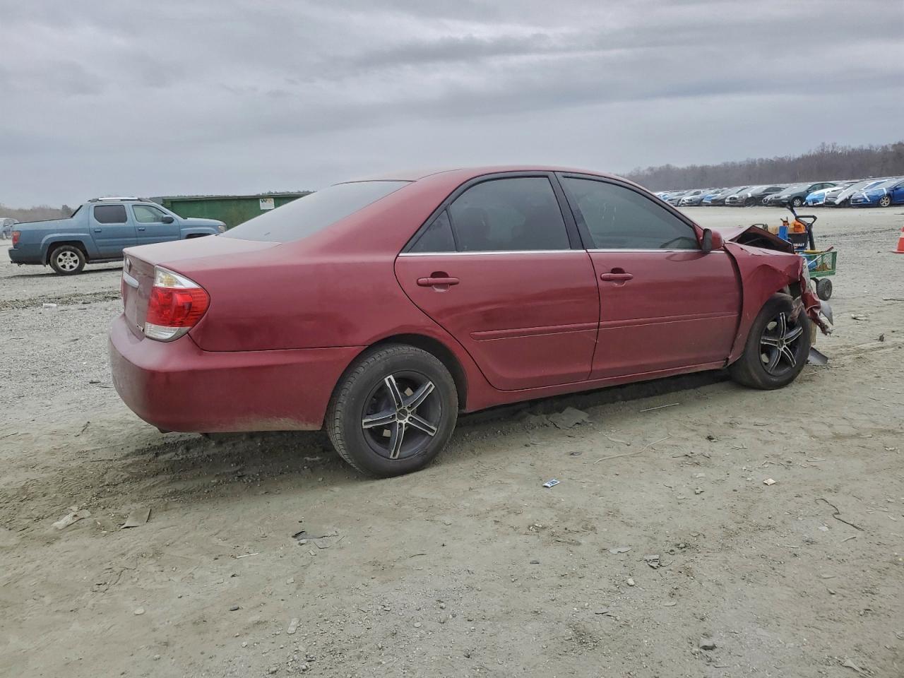 2006 TOYOTA CAMRY LE photo 3
