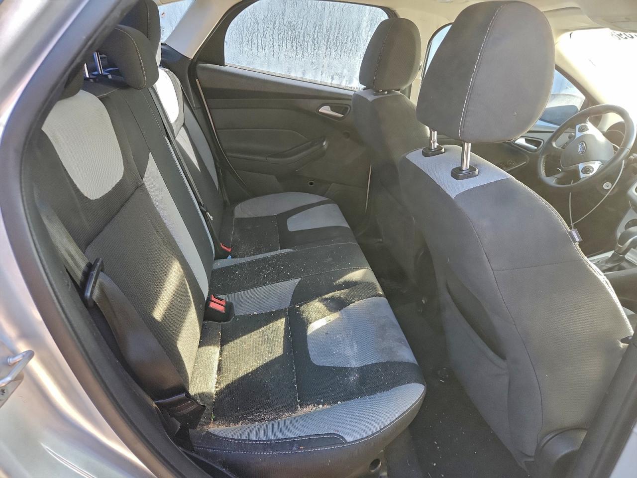 2014 FORD FOCUS SE photo 10