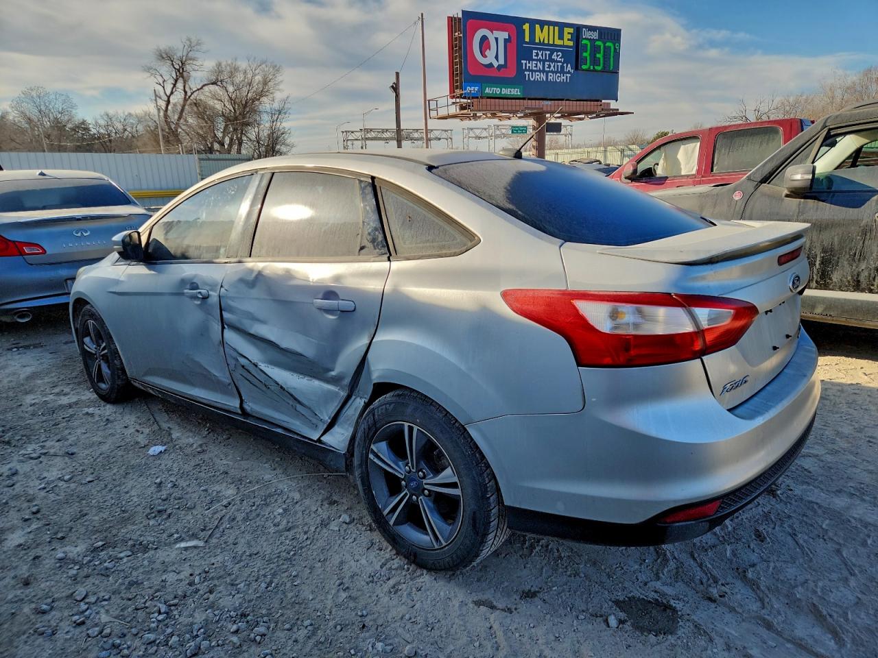 2014 FORD FOCUS SE photo 2