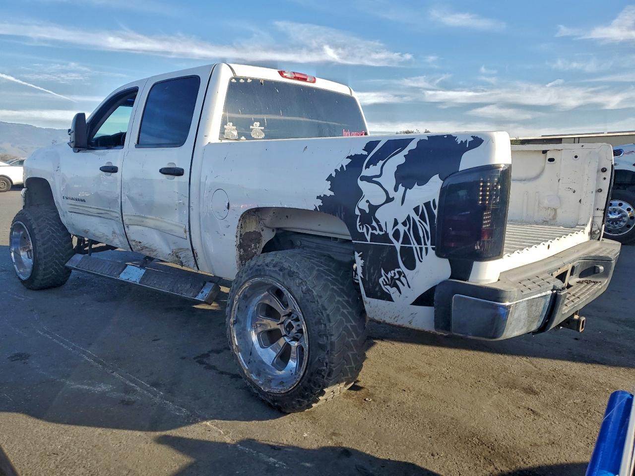2009 CHEVROLET SILVERADO C1500 LT photo 2