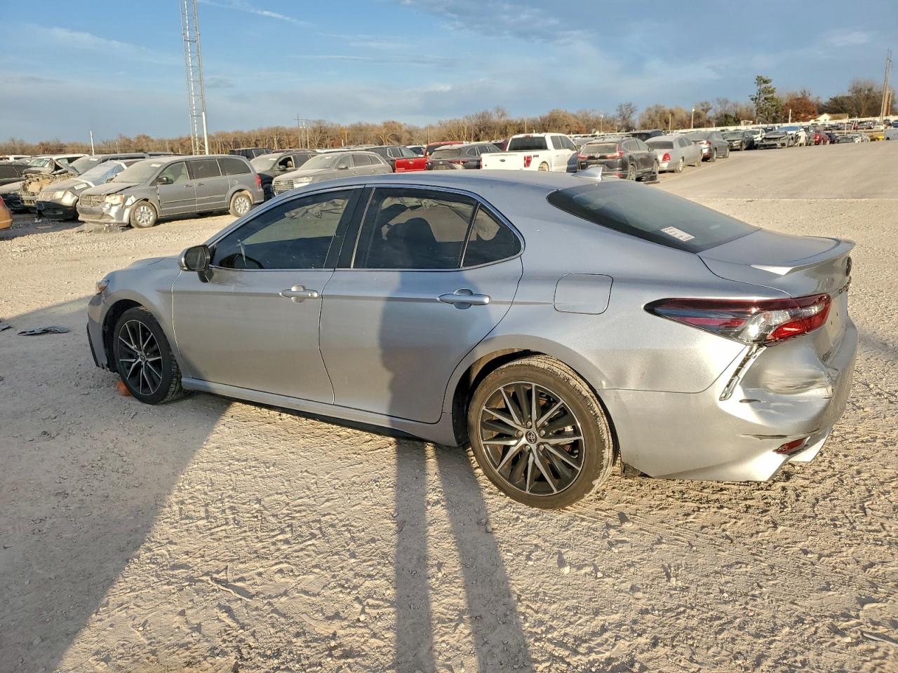 2023 TOYOTA CAMRY SE photo 4