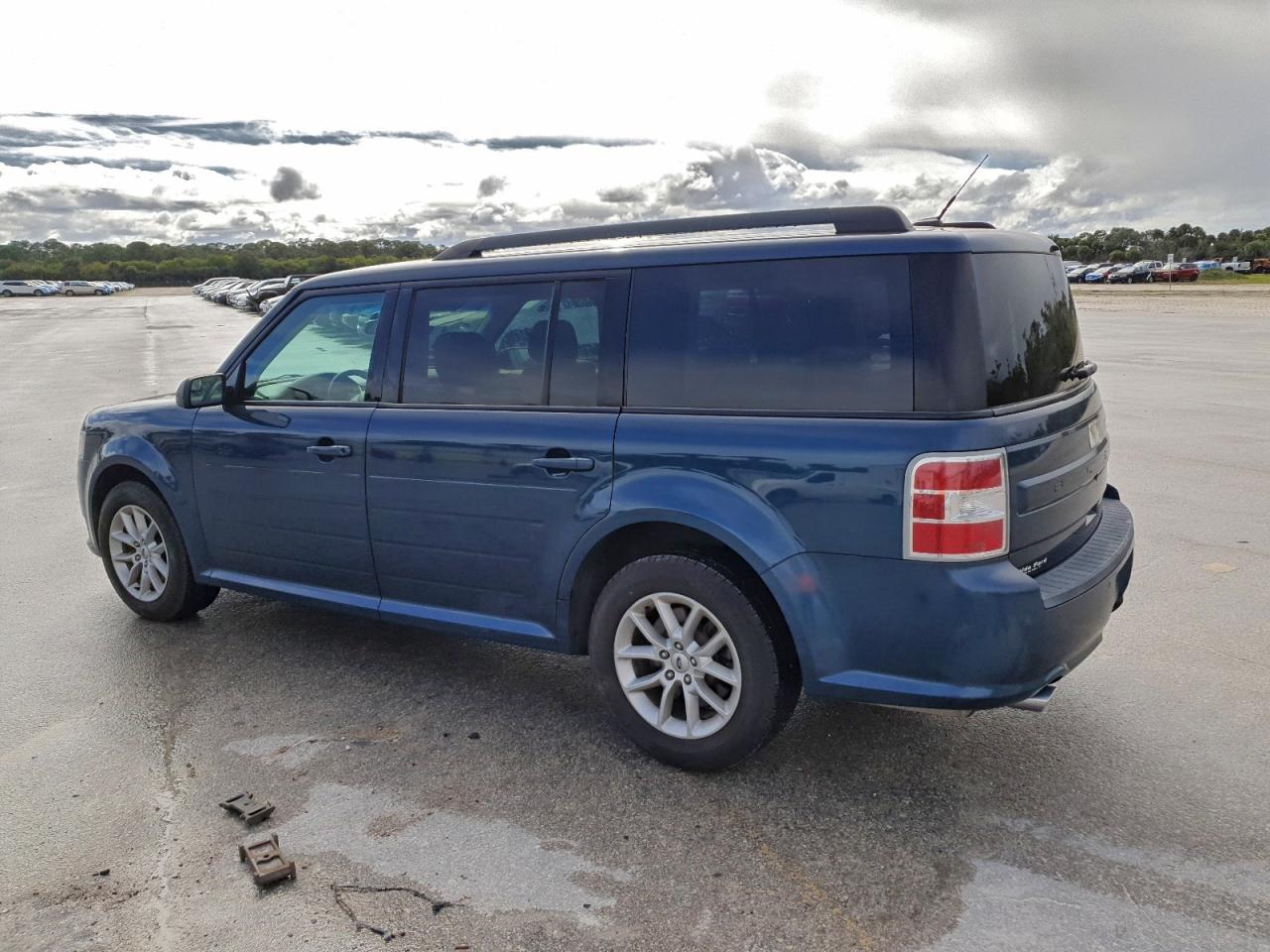 2016 FORD FLEX SE photo 2