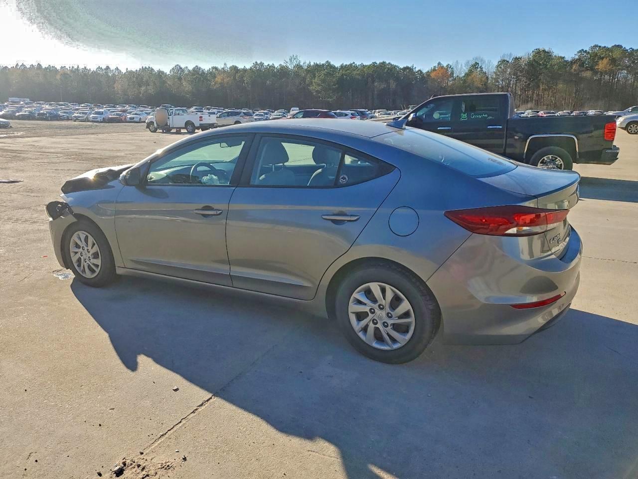 2017 HYUNDAI ELANTRA SE photo 2