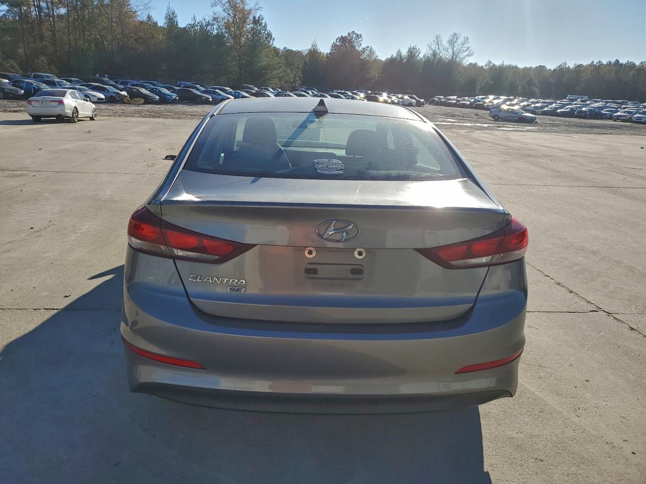2017 HYUNDAI ELANTRA SE photo 6