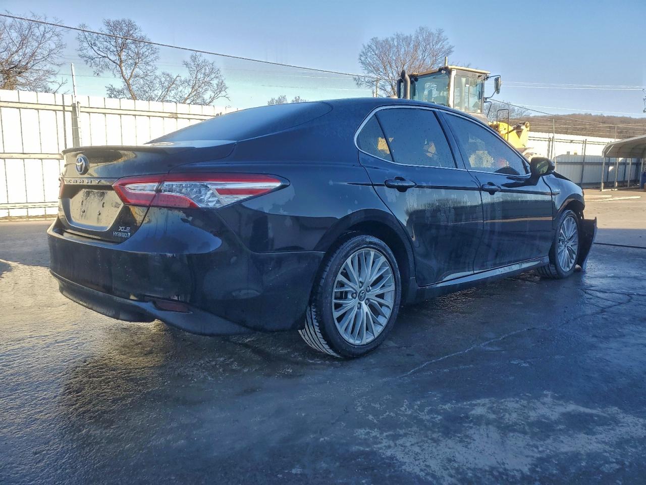 2018 TOYOTA CAMRY HYBRID photo 3