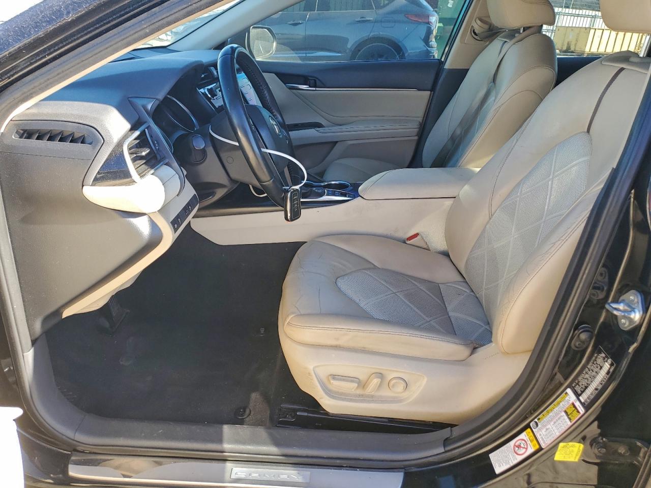 2018 TOYOTA CAMRY HYBRID photo 7