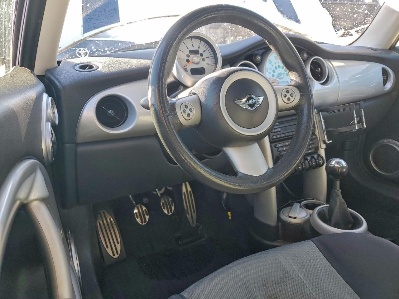 2005 MINI COOPER S photo 8