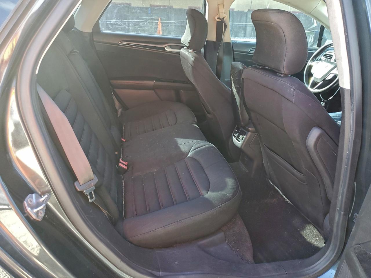 2015 FORD FUSION SE photo 19